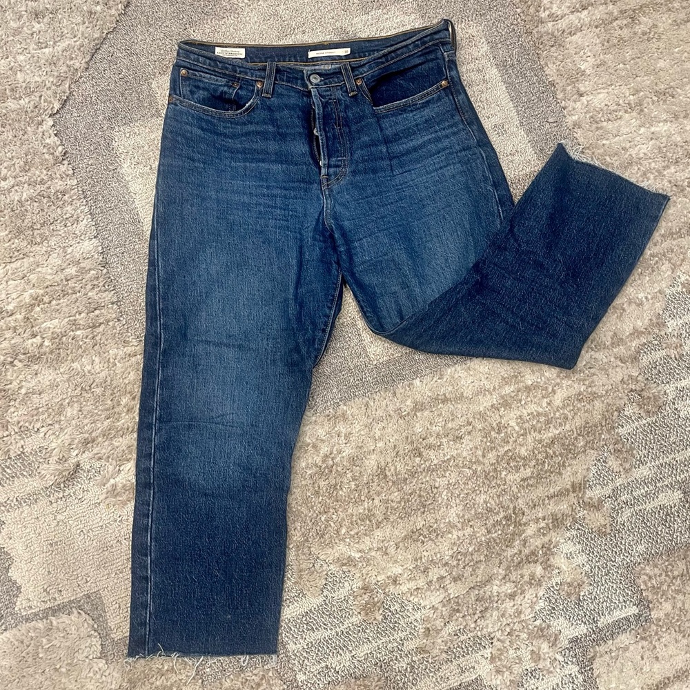 Levi’s wedgie straight leg 30